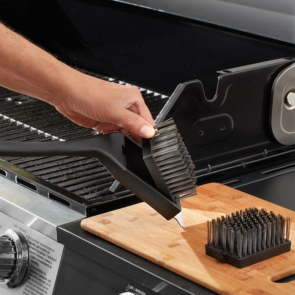 Mr. Bar-B-Q Grilling Tools & Accessories Plastic 17.5-in Grill Brush 4 Mr. Bar-B-Q Grilling Tools & Accessories Plastic 17.5-in Grill Brush - Image 4