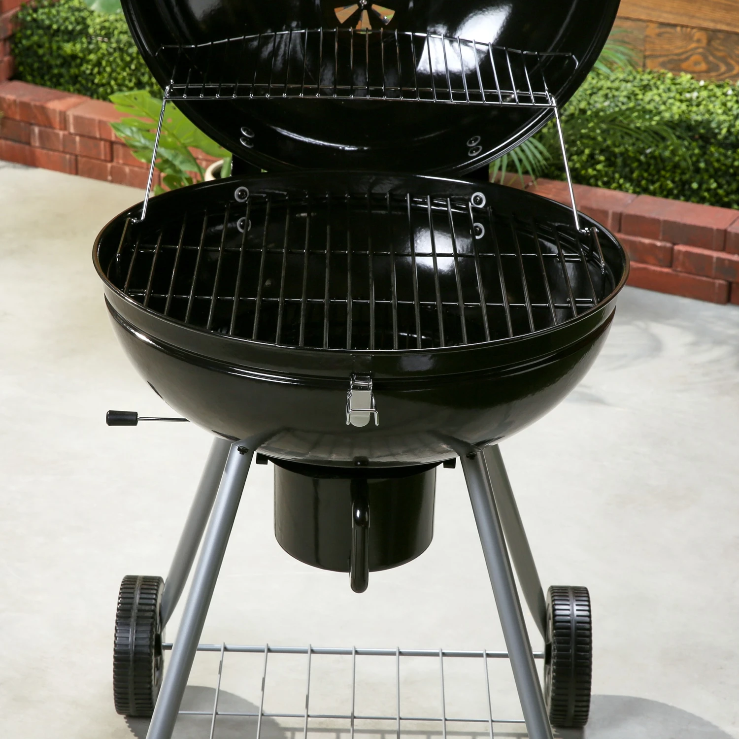 Mr. Bar-B-Q Grills Stand Up Charcoal Grill 22.17-in W Black/Porcelain Kettle Charcoal Grill 5 Mr. Bar-B-Q Grills Stand Up Charcoal Grill 22.17-in W Black/Porcelain Kettle Charcoal Grill - Image 5