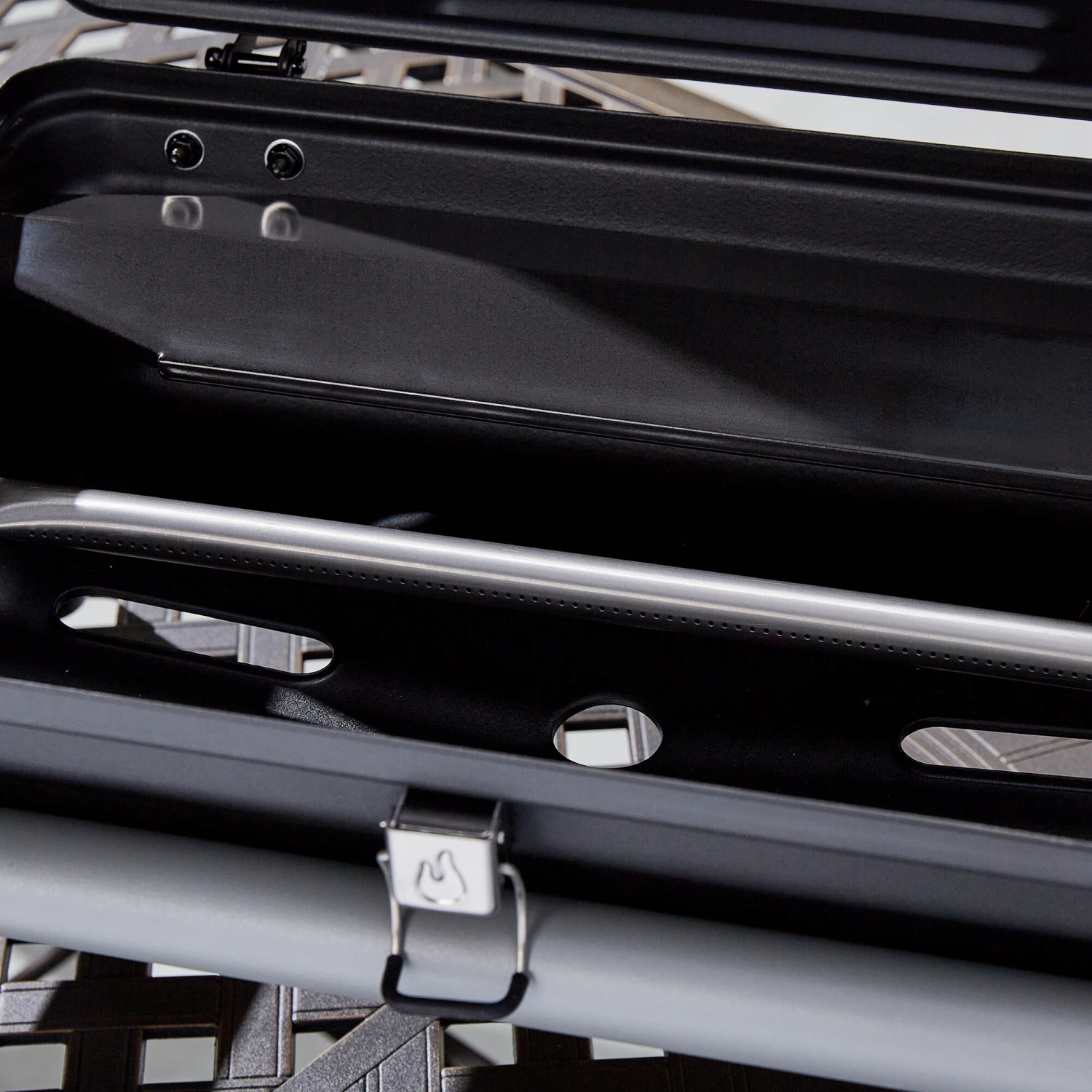 Char-Broil Grills Black 9500-BTU 240-sq in Portable Gas Grill 6 Char-Broil Grills Black 9500-BTU 240-sq in Portable Gas Grill - Image 6