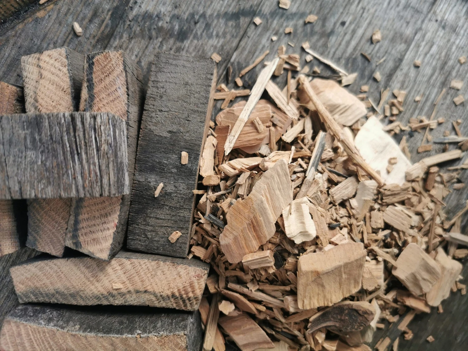 MacLean's Grilling Fuels Liquor 175 Cubic Inch(Es) Wood Chips 3 MacLean's Grilling Fuels Liquor 175 Cubic Inch(Es) Wood Chips - Image 3