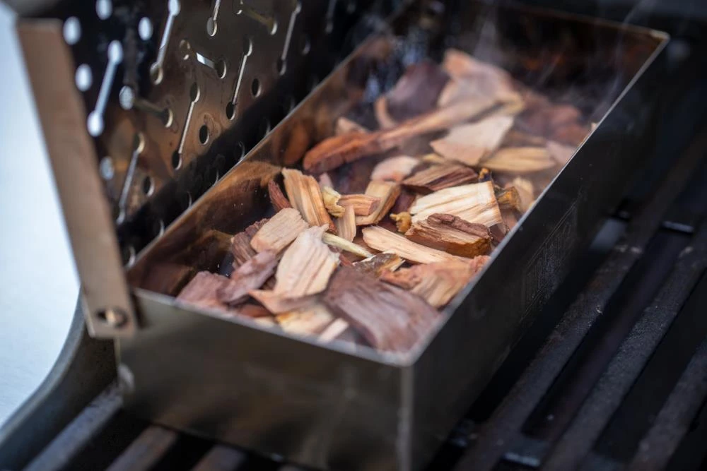 Weber Grilling Fuels Apple 192 Cubic Inch(Es) Wood Chips 3 Weber Grilling Fuels Apple 192 Cubic Inch(Es) Wood Chips - Image 3